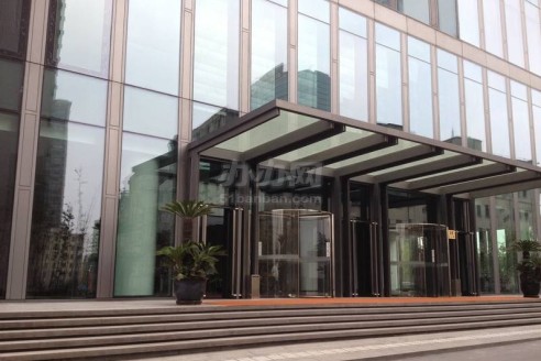 上海保利广场写字楼出租,陆家嘴一线江景房450平690平米 精装修正对